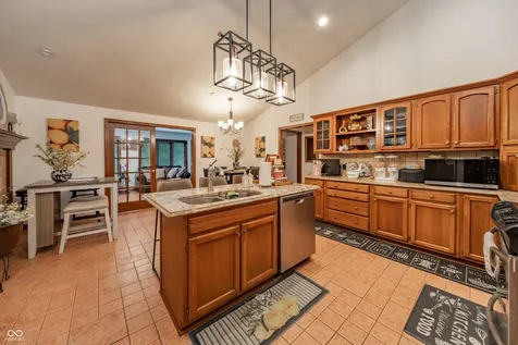 1517 Cherry Tree Road Avon IN 46123