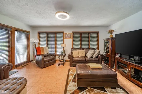 1517 Cherry Tree Road Avon IN 46123