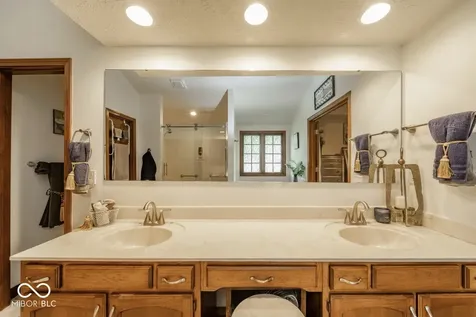 1517 Cherry Tree Road Avon IN 46123