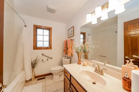 1517 Cherry Tree Road Avon IN 46123