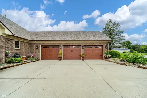 1517 Cherry Tree Road Avon IN 46123