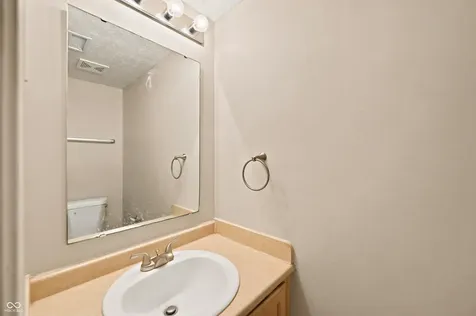 5658 Cheval Indianapolis IN 46235