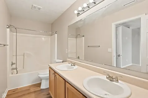 5658 Cheval Indianapolis IN 46235