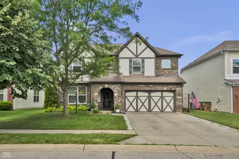 1975 Lakecrest Drive Columbus IN 47201