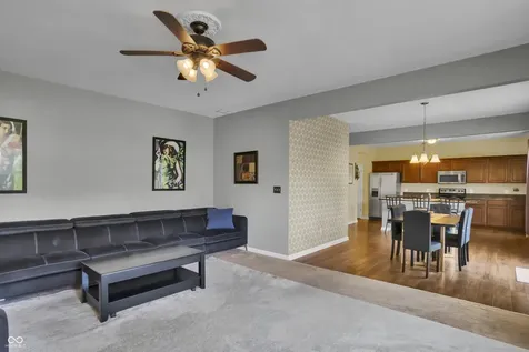 1975 Lakecrest Drive Columbus IN 47201