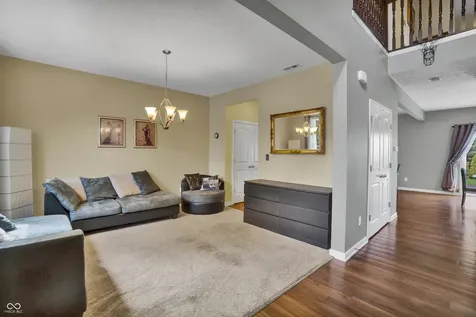 1975 Lakecrest Drive Columbus IN 47201