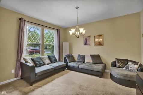 1975 Lakecrest Drive Columbus IN 47201