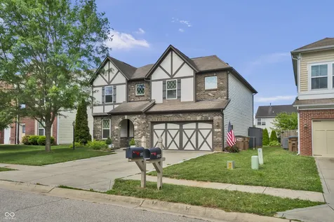 1975 Lakecrest Drive Columbus IN 47201