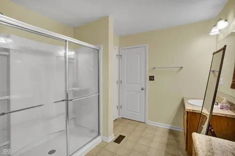 1975 Lakecrest Drive Columbus IN 47201