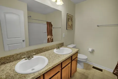 1975 Lakecrest Drive Columbus IN 47201