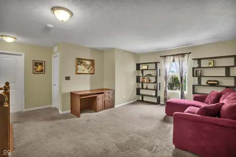 1975 Lakecrest Drive Columbus IN 47201