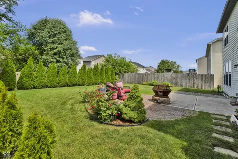 1975 Lakecrest Drive Columbus IN 47201