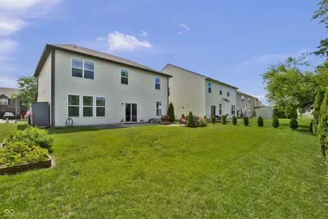 1975 Lakecrest Drive Columbus IN 47201