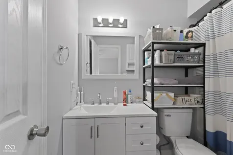 6677 Wimbledon Drive Zionsville IN 46077