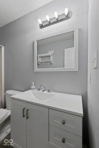 6677 Wimbledon Drive Zionsville IN 46077