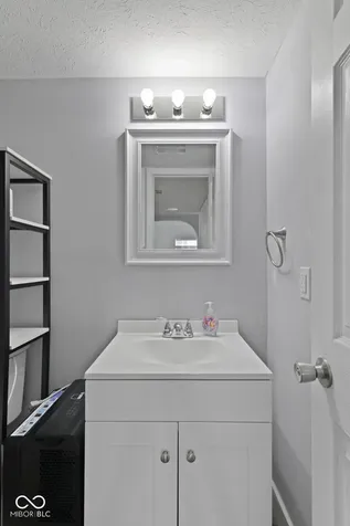6677 Wimbledon Drive Zionsville IN 46077