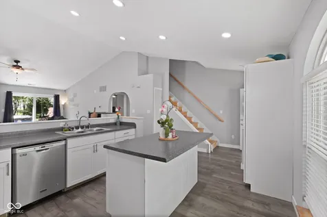 6677 Wimbledon Drive Zionsville IN 46077
