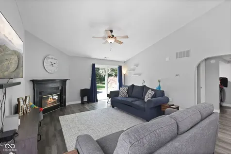 6677 Wimbledon Drive Zionsville IN 46077