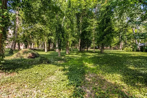 558 E 82nd Street Indianapolis IN 46240