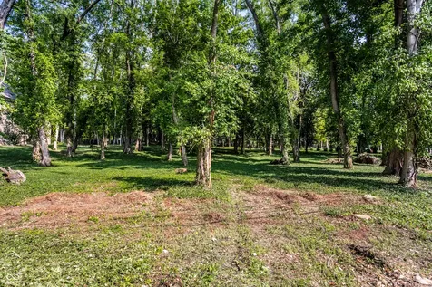 558 E 82nd Street Indianapolis IN 46240