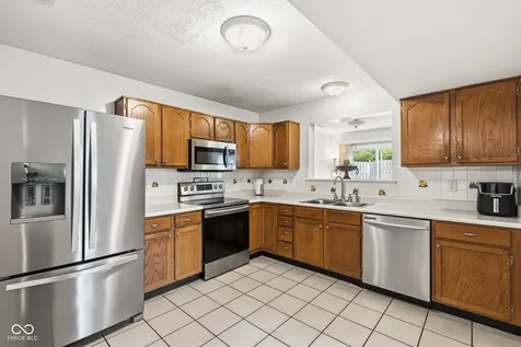 10971 Bellflower Court Indianapolis IN 46235