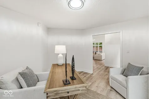 7833 Clearwater Cove Drive Indianapolis IN 46240
