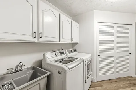 7833 Clearwater Cove Drive Indianapolis IN 46240