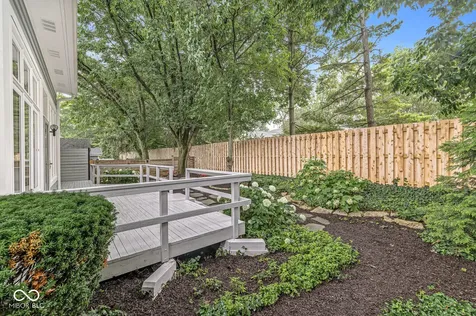 7833 Clearwater Cove Drive Indianapolis IN 46240