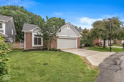 7833 Clearwater Cove Drive Indianapolis IN 46240