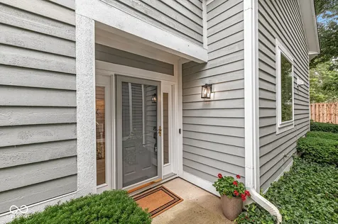 7833 Clearwater Cove Drive Indianapolis IN 46240