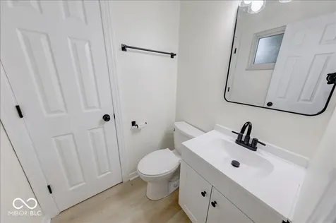 10016 Meadowlark Manor Indianapolis IN 46235