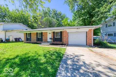 10016 Meadowlark Manor Indianapolis IN 46235