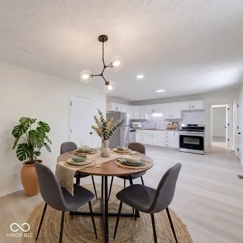 10016 Meadowlark Manor Indianapolis IN 46235