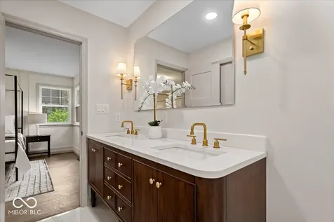 5314 Shorewood Drive Indianapolis IN 46220