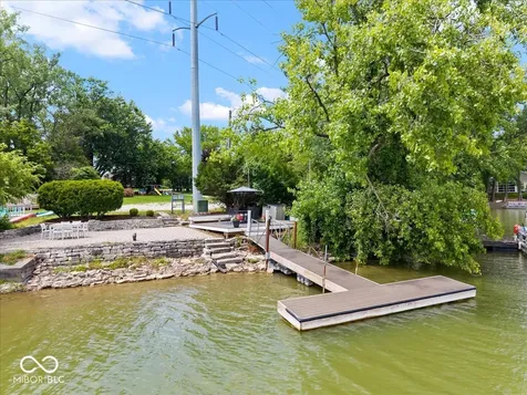 5314 Shorewood Drive Indianapolis IN 46220