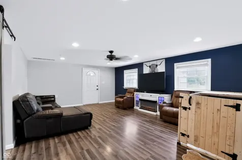 5226 W Southport Road Indianapolis IN 46221