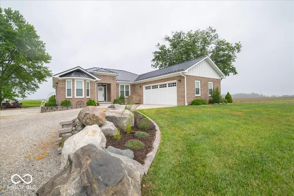 2737 S 500 E Whitestown IN 46075