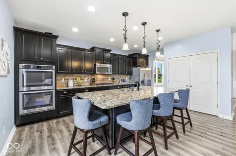 7713 Eagle Point Zionsville IN 46077
