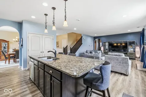7713 Eagle Point Zionsville IN 46077