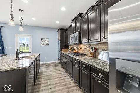 7713 Eagle Point Zionsville IN 46077
