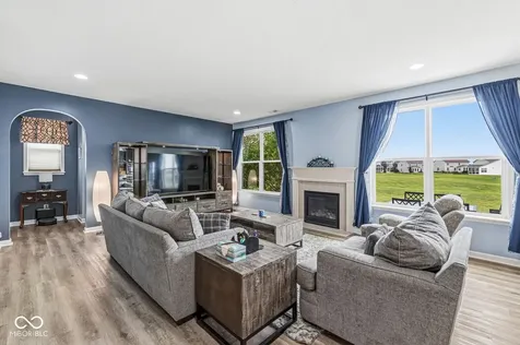 7713 Eagle Point Zionsville IN 46077