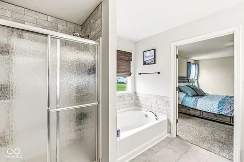7713 Eagle Point Zionsville IN 46077