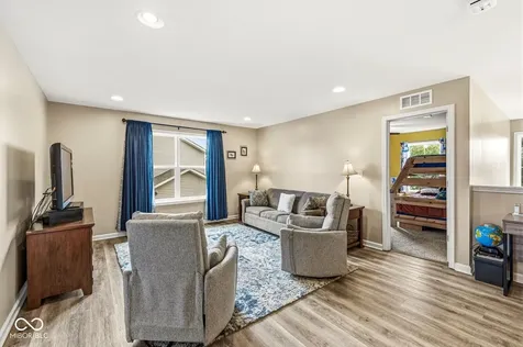 7713 Eagle Point Zionsville IN 46077
