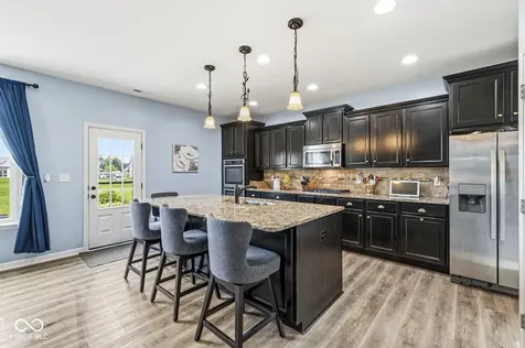 7713 Eagle Point Zionsville IN 46077