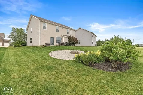 7713 Eagle Point Zionsville IN 46077