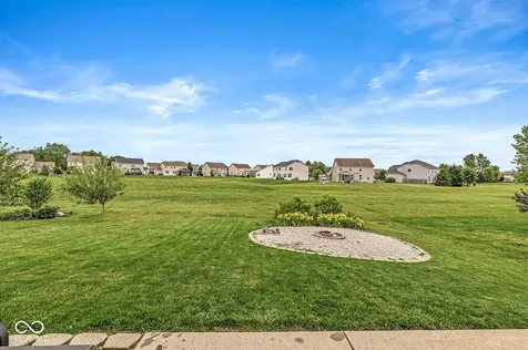 7713 Eagle Point Zionsville IN 46077