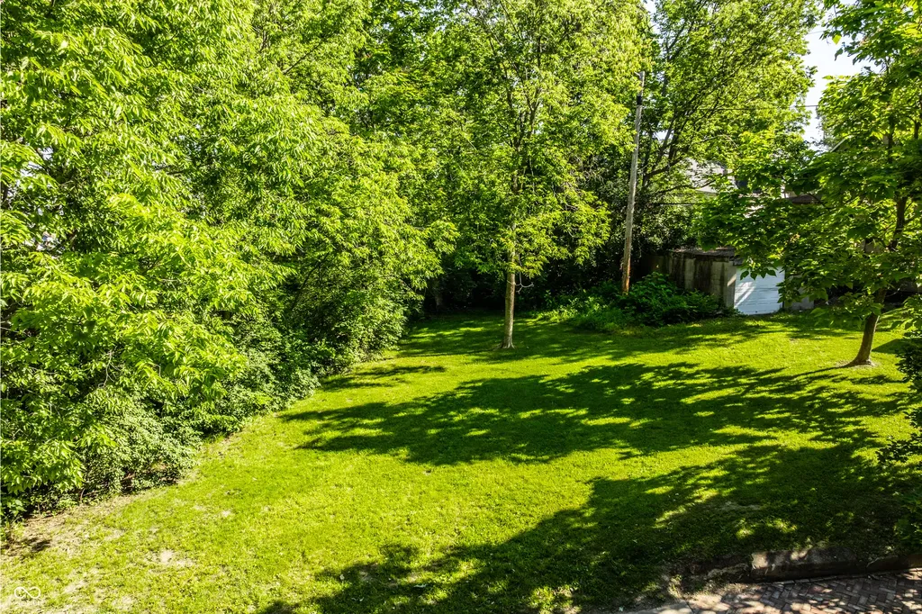 1526 E 12th Street Indianapolis IN 46201
