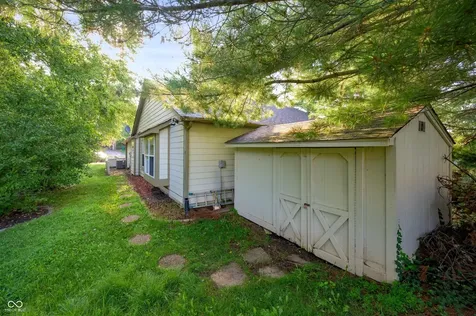 3572 Laureate Court N Indianapolis IN 46214