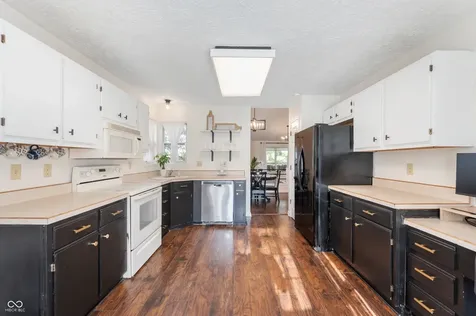 3572 Laureate Court N Indianapolis IN 46214