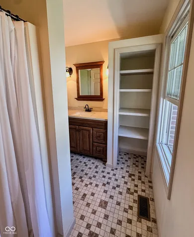 10085 S 400 E Markleville IN 46056